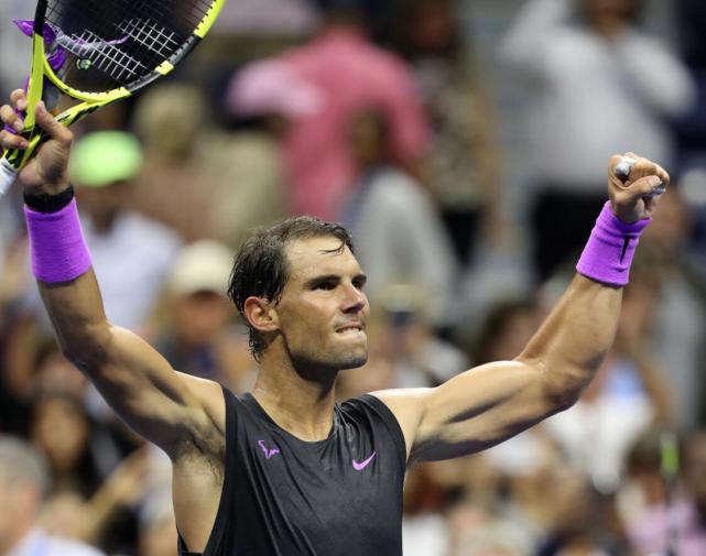 包含加拿大射击选手力挫对手，跃居领先位置的词条