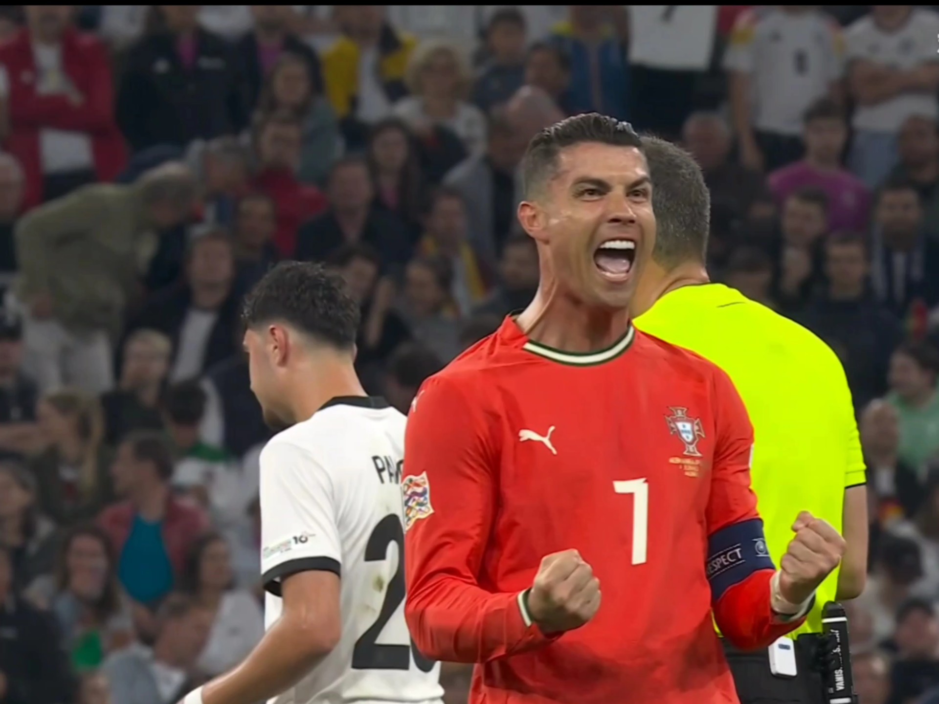 尤文图斯逆转晋级，C罗爆发破门