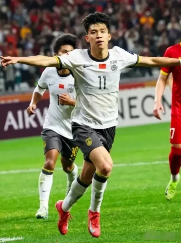 包含青训球员再现神勇,力保球队胜利的词条 包含青训球员再现神勇,力保球队胜利的词条