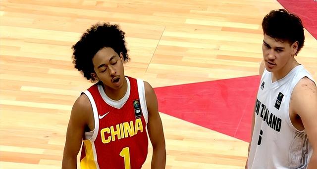 包含纽西兰战胜对手，赢球欢呼声不断的词条