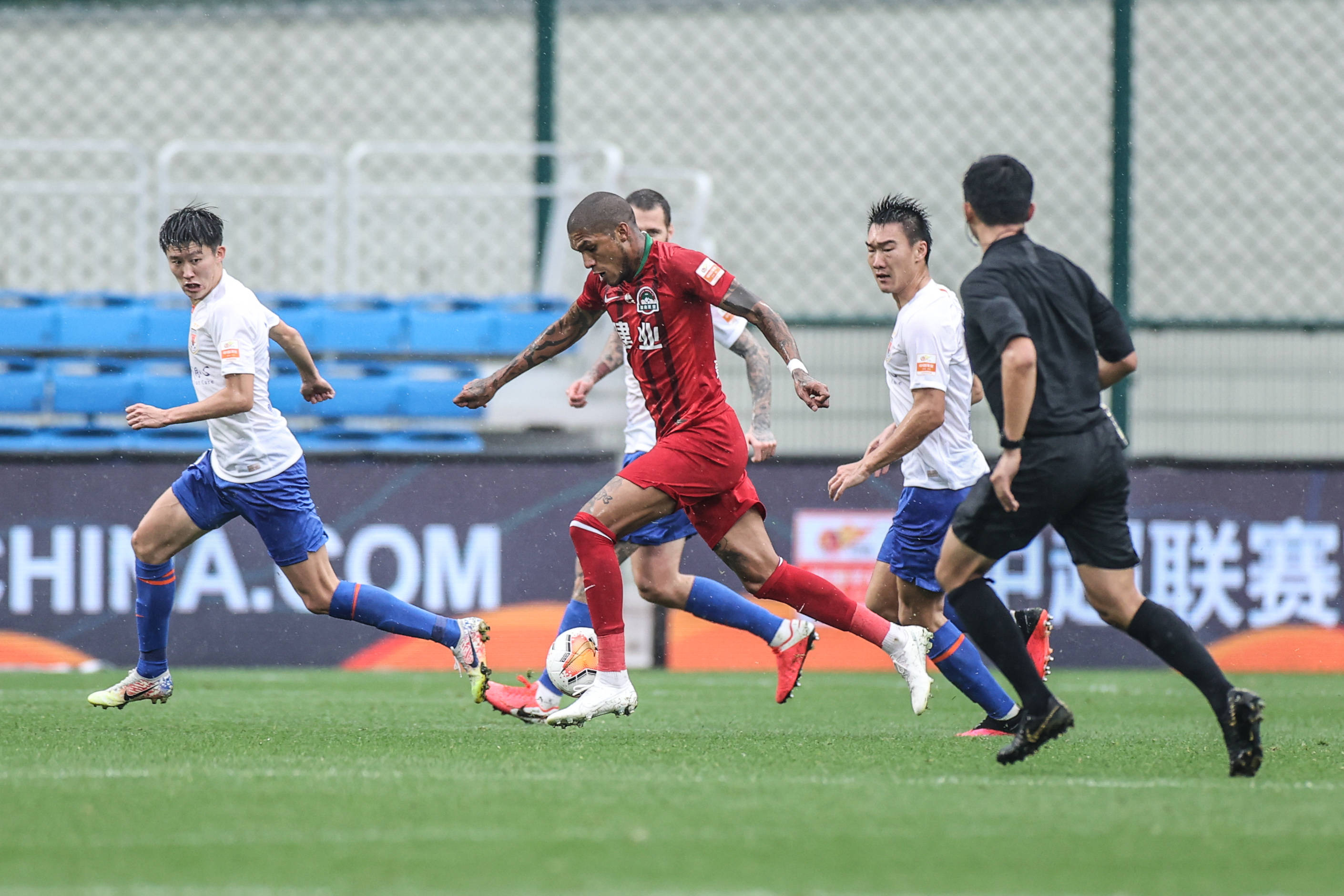 建业客场挑战鲁能，能否顶住主场压力？的简单介绍
