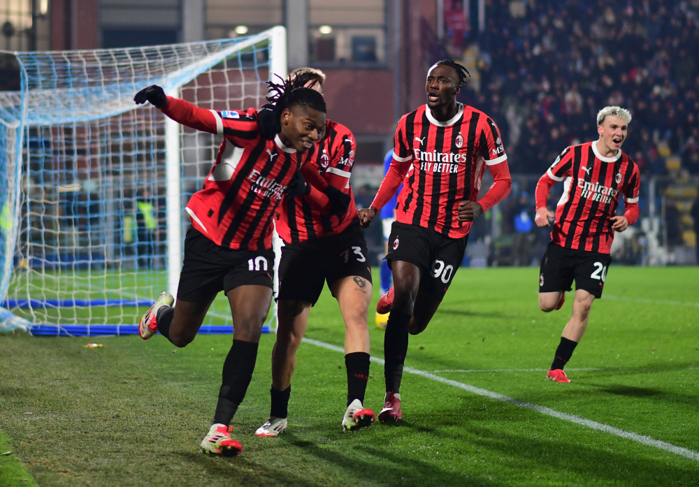 AC米兰客场惊险逆转,取得宝贵三分 AC米兰客场惊险逆转,取得宝贵三分