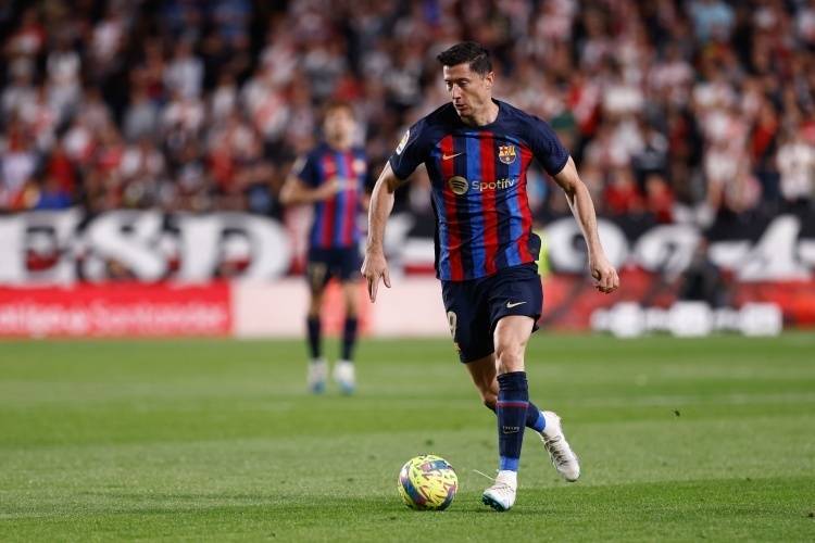 巴塞罗那客场逆转战胜对手，豪取胜利