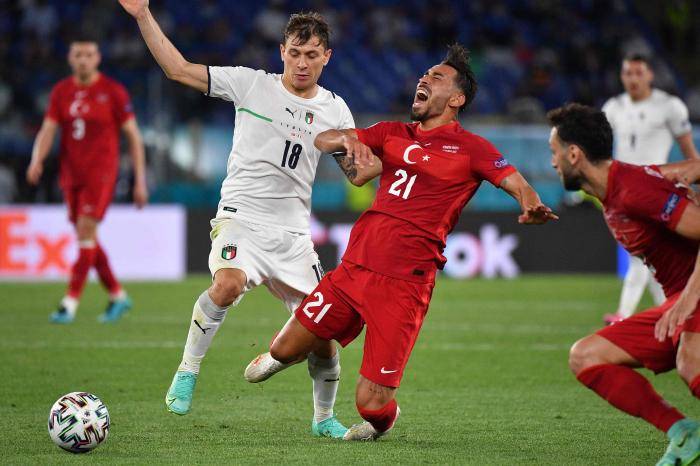 包含欧国联比赛热情高涨，场场精彩背后藏玄机的词条