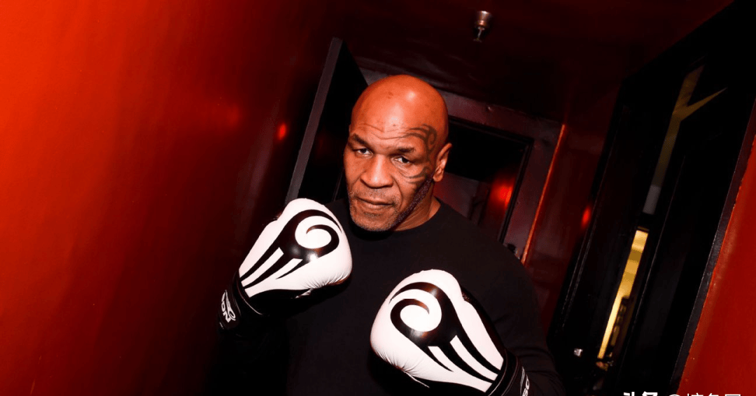 开云体育官网-美国选手在拳击比赛中挫败对手夺冠