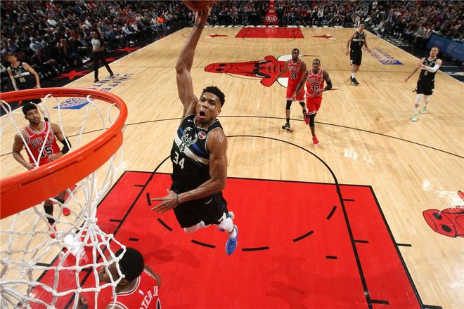 开云体育在线登录-骑士内线支柱受伤，攻防转换失去优势